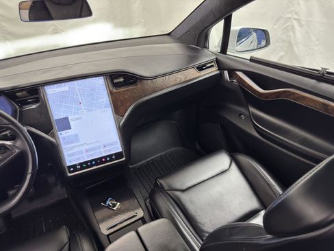 Used 2020 Tesla Model X Long Range image 30