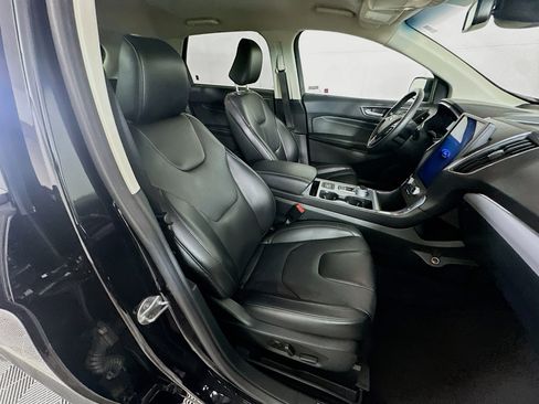 Used 2021 Ford Edge Titanium image 29