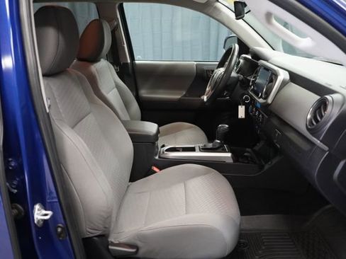 Used 2022 Toyota Tacoma SR5 AWD/4WD image 55