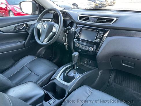 Used 2016 Nissan Rogue SL w/ SL Premium Package image 15