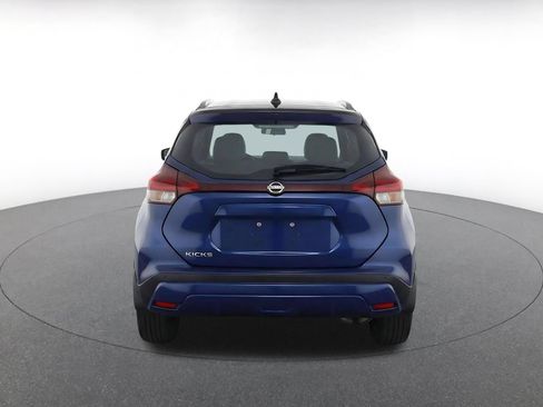 Used 2025 Nissan Kicks SV FWD image 8