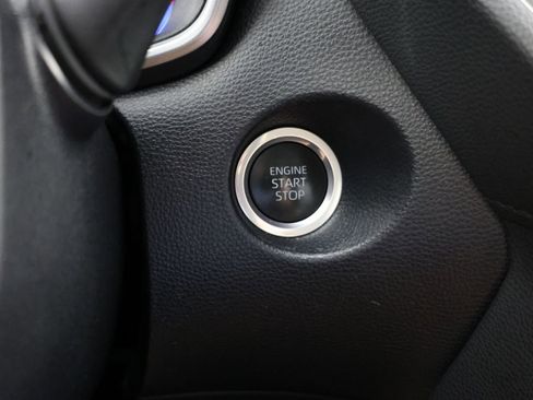 Used 2022 Toyota Corolla Cross XLE FWD image 17