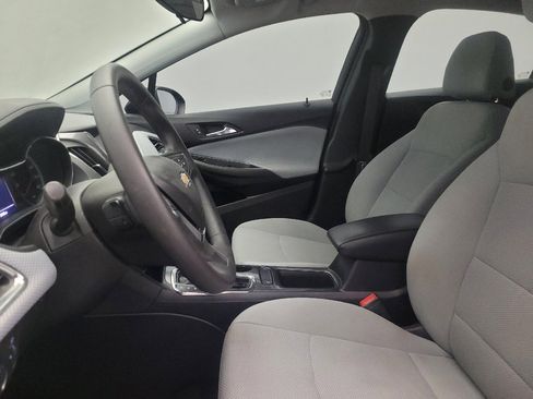 Used 2019 Chevrolet Cruze LT FWD image 17