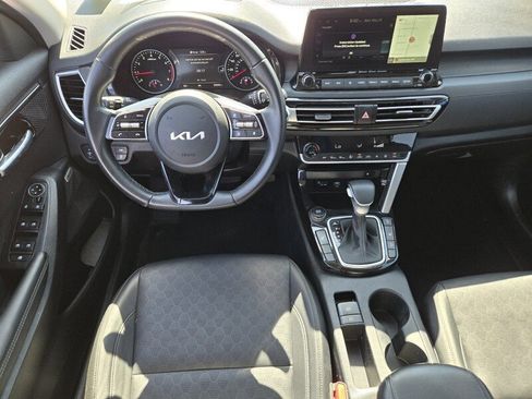 Certified 2023 Kia Seltos SX w/ SX Sunroof Package AWD/4WD image 13