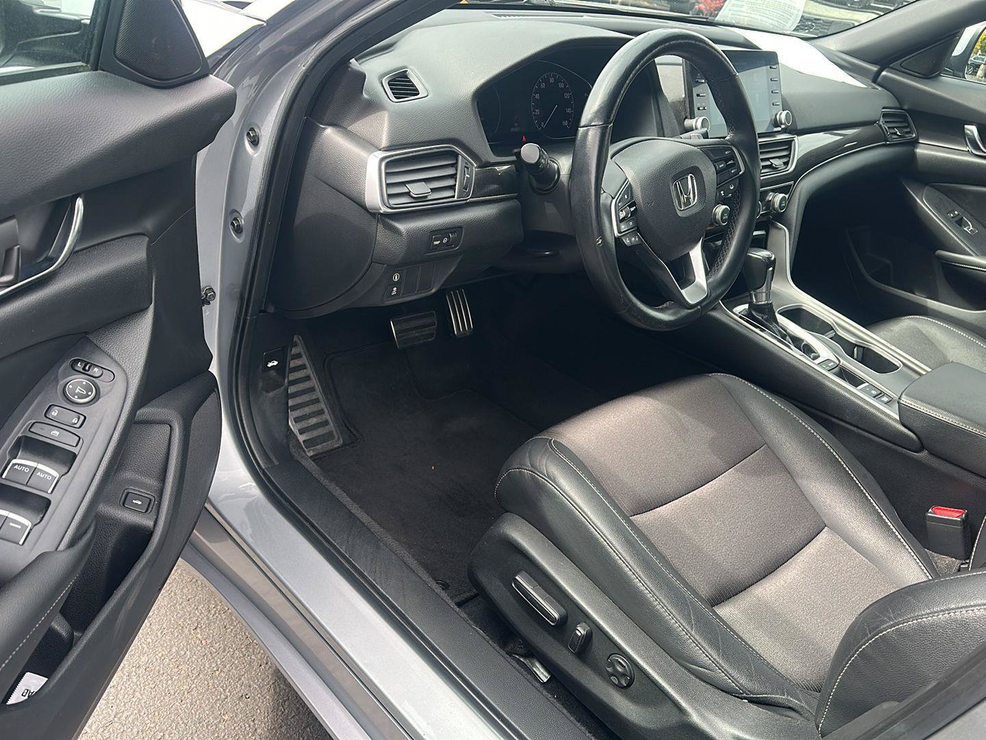 Used 2019 Honda Accord Sport image 6
