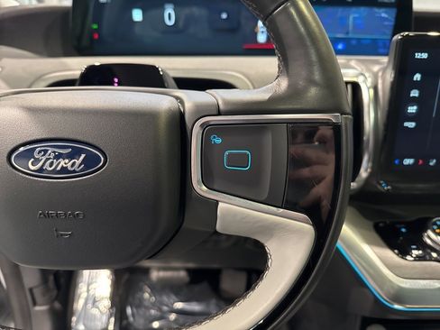 Used 2025 Ford Expedition Max Platinum image 26