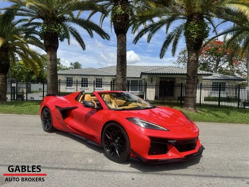 Used 2024 Chevrolet Corvette Z06 w/ Stealth Interior Trim Package RWD image 11