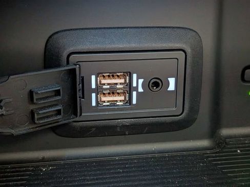 Used 2021 Toyota Venza Limited w/ Advanced Technology Package image 24