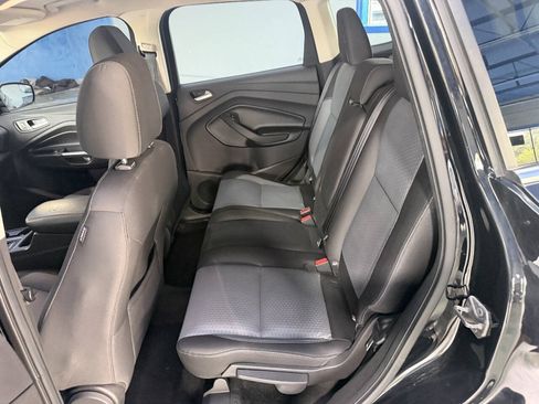 Used 2017 Ford Escape SE FWD image 16