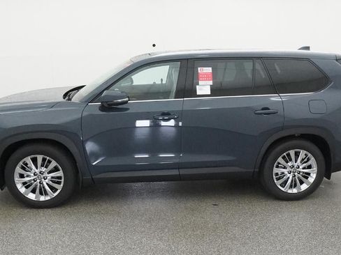 New 2026 Toyota Grand Highlander AWD image 3