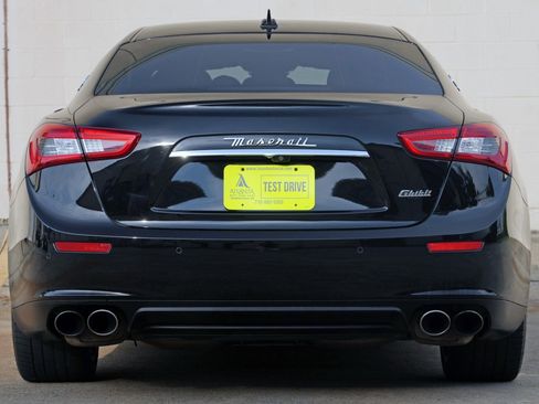 Used 2017 Maserati Ghibli w/ Luxury Package RWD image 10