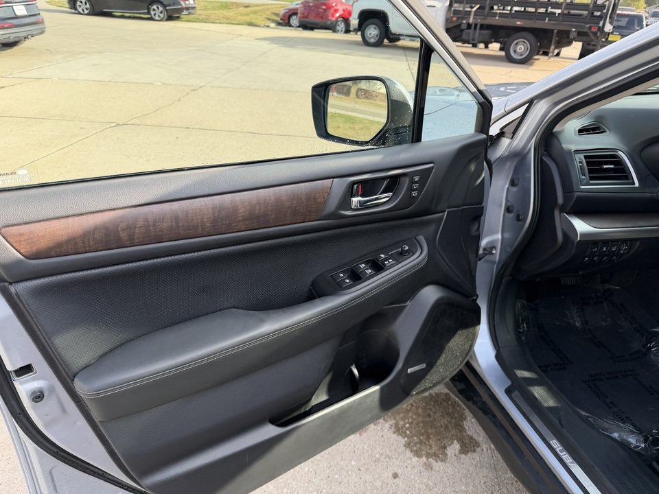 Used 2017 Subaru Outback 2.5i Limited AWD/4WD image 11