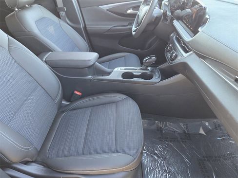 Used 2026 Buick Envista Preferred image 9