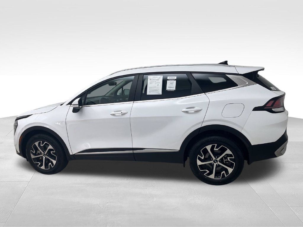 Used 2024 Kia Sportage EX AWD/4WD image 2