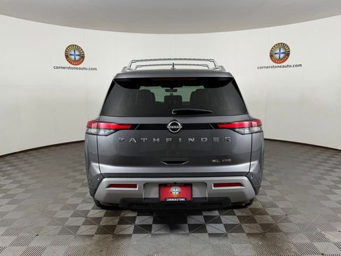 Used 2023 Nissan Pathfinder SL AWD/4WD image 21