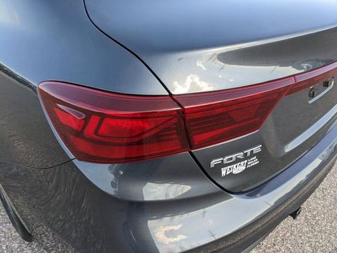 Used 2022 Kia Forte LXS image 11
