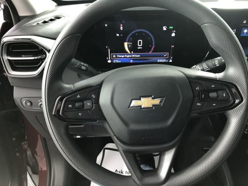 Used 2025 Chevrolet TrailBlazer LT image 13