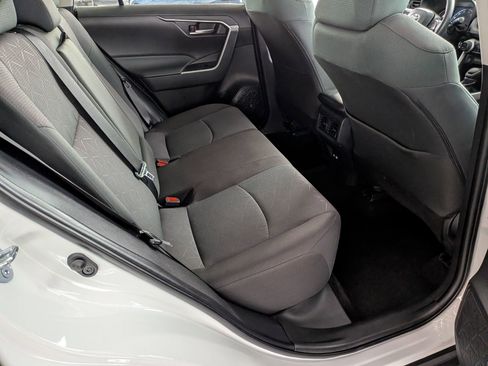 Certified 2025 Toyota RAV4 XLE FWD image 31