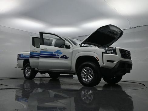 Used 2024 Nissan Frontier SV AWD/4WD image 29