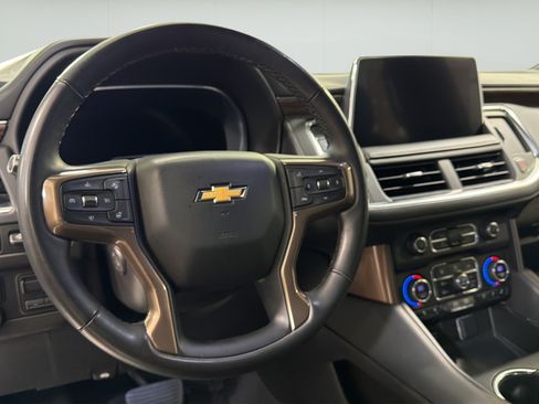 Used 2023 Chevrolet Suburban High Country w/ Premium Package RWD image 12