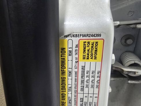 Used 2010 Cadillac Escalade Luxury image 15