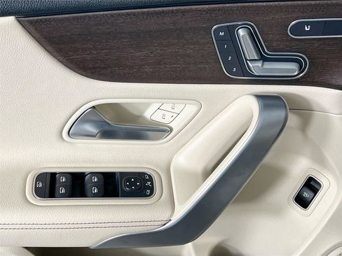Certified 2019 Mercedes-Benz A 220 4MATIC image 18