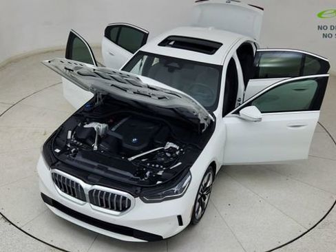 Used 2025 BMW 530i RWD image 86