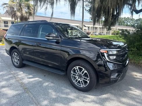Used 2025 Ford Expedition Active RWD image 4