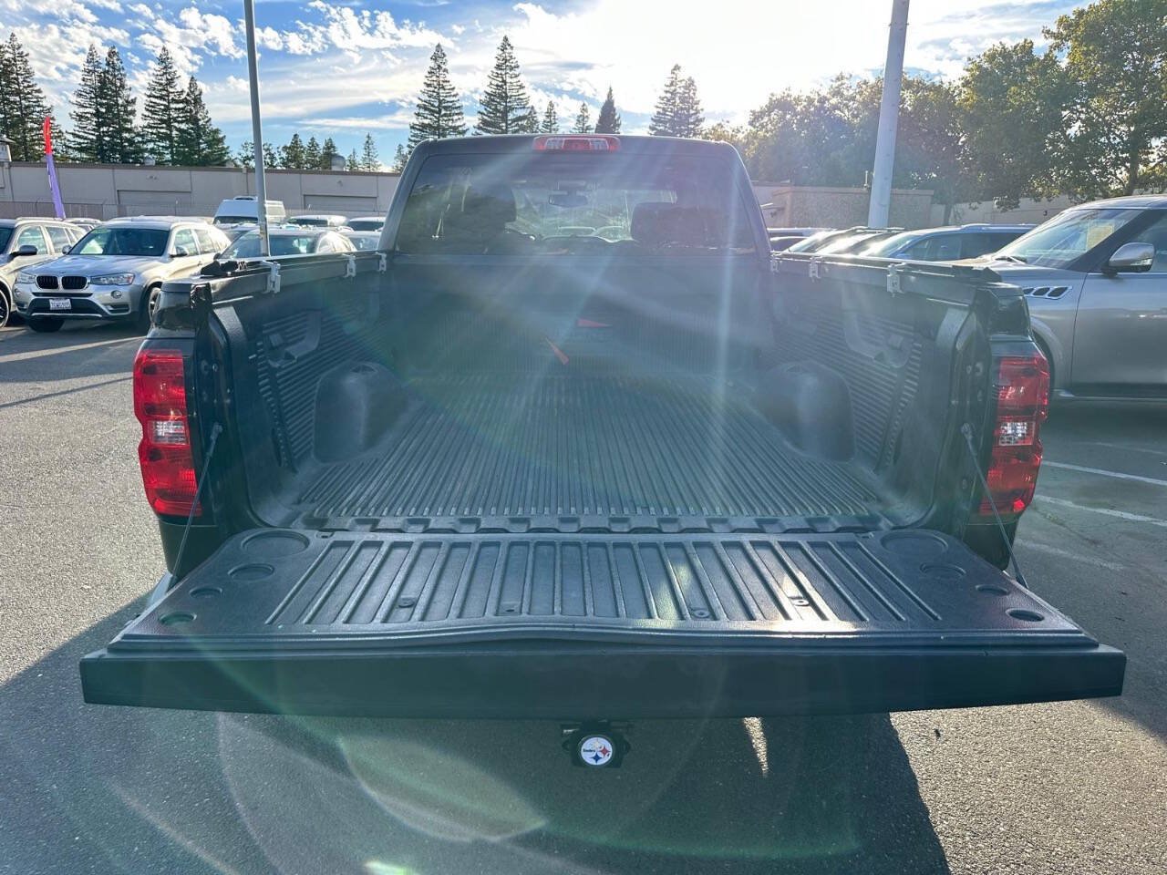 Used 2018 Chevrolet Silverado 1500 LT AWD/4WD image 13