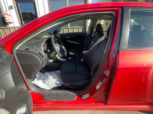 Used 2010 Toyota Corolla image 11