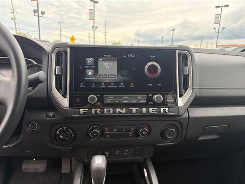Used 2025 Nissan Frontier SV AWD/4WD image 35