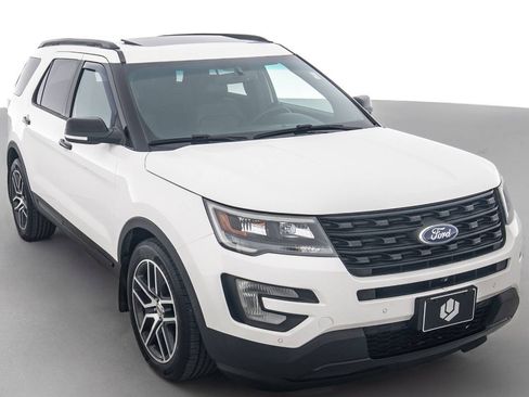 Used 2017 Ford Explorer Sport w/ Equipment Group 401A AWD/4WD image 1