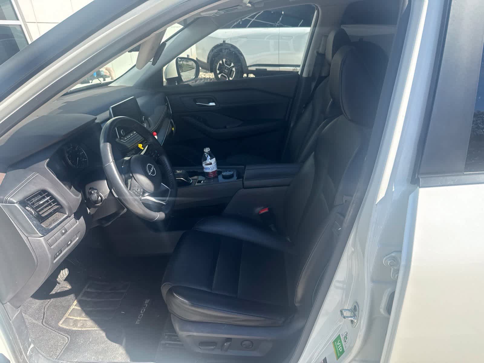 Used 2022 Nissan Rogue SV w/ SV Premium Package AWD/4WD image 6