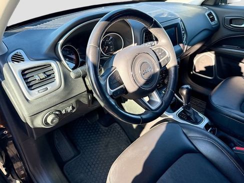 Used 2018 Jeep Compass Latitude w/ Popular Equipment Group image 11