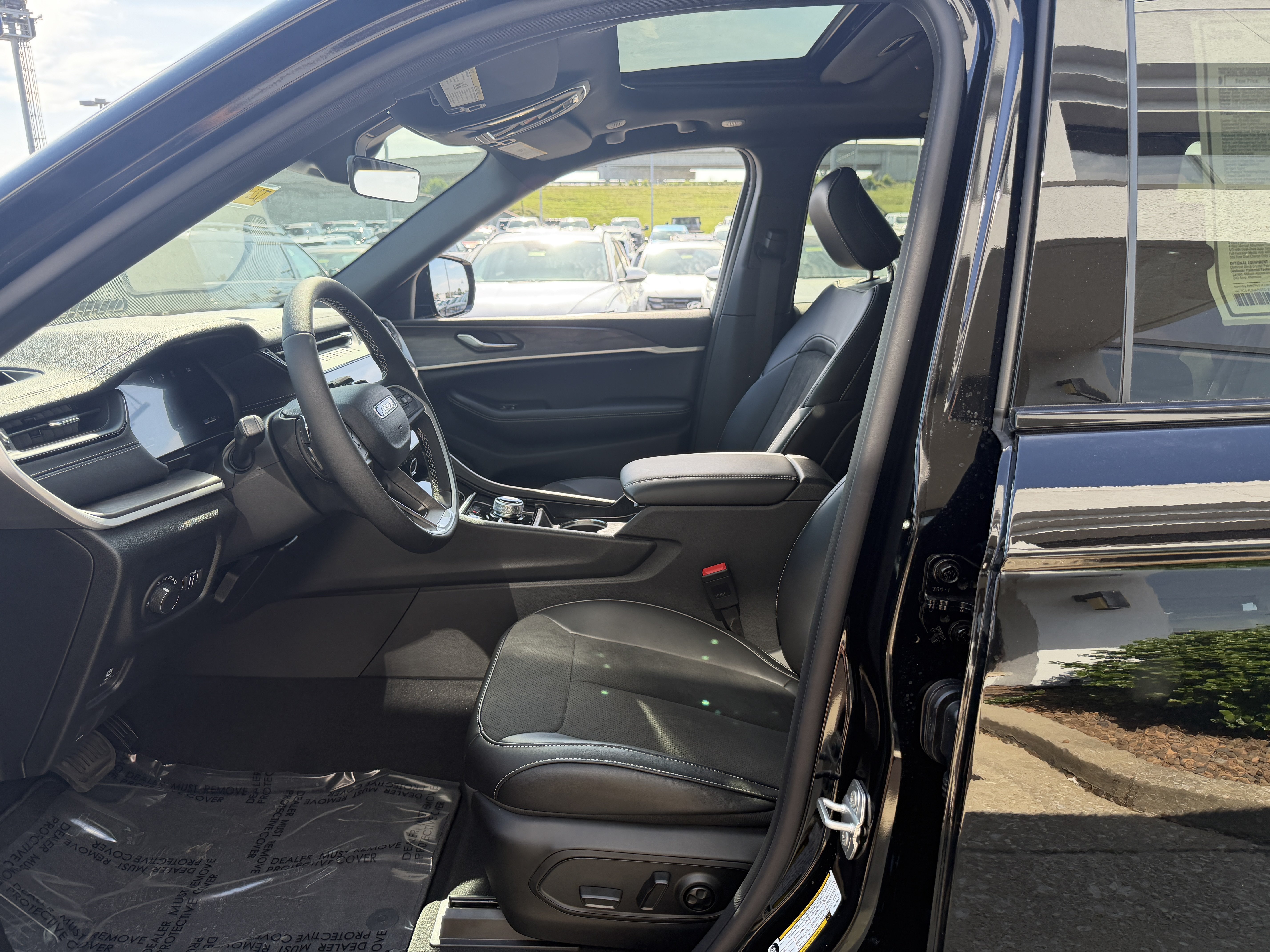 New 2026 Jeep Grand Cherokee Altitude AWD/4WD image 31
