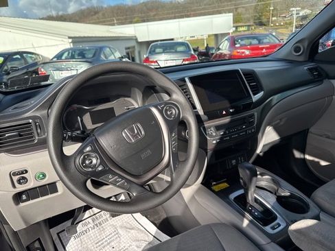 Used 2018 Honda Pilot EX image 14