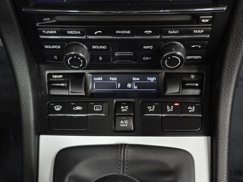 Used 2016 Porsche Boxster Spyder RWD image 19