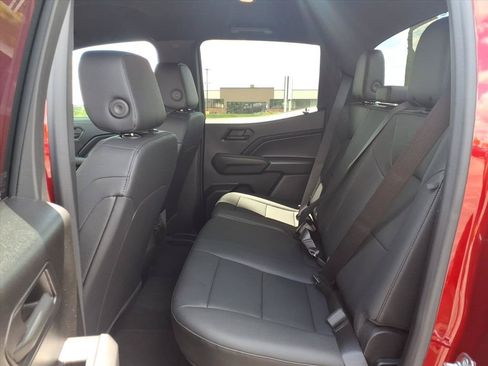 Used 2024 Chevrolet Colorado Trail Boss w/ Advanced Trailering Package AWD/4WD image 28