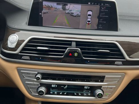 Used 2022 BMW 740i image 15