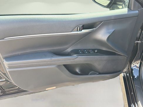 Used 2019 Toyota Camry LE FWD image 19