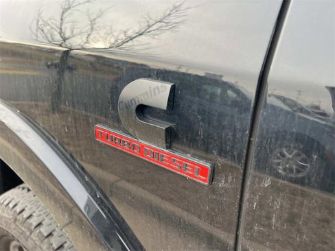 Used 2022 RAM 2500 Laramie w/ Night Edition image 20