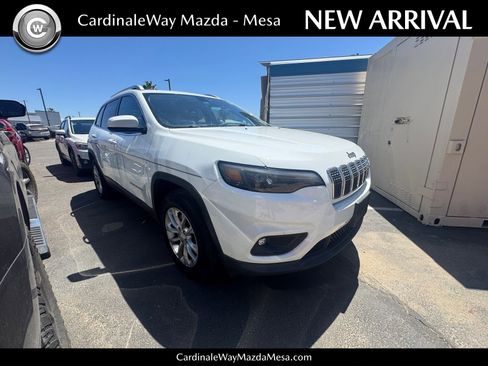 Used 2019 Jeep Cherokee Latitude w/ Popular Appearance Group AWD/4WD image 1