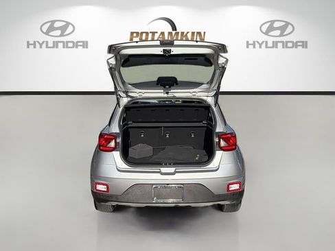 Used 2024 Hyundai Venue SEL FWD image 24