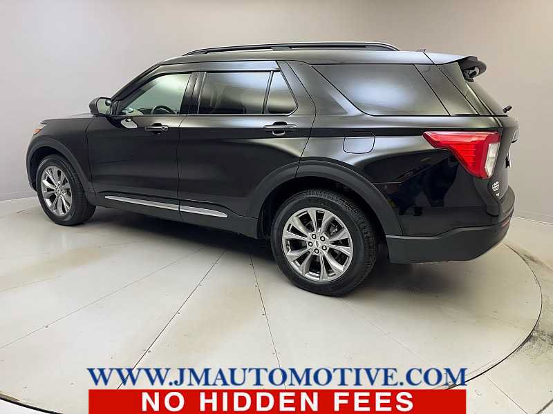 Used 2023 Ford Explorer XLT w/ Equipment Group 202A AWD/4WD image 3
