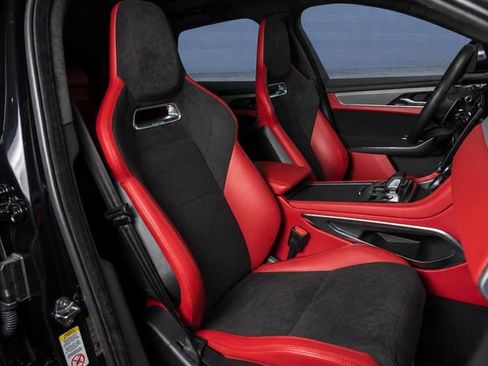 Used 2022 Jaguar F-PACE SVR AWD/4WD image 11