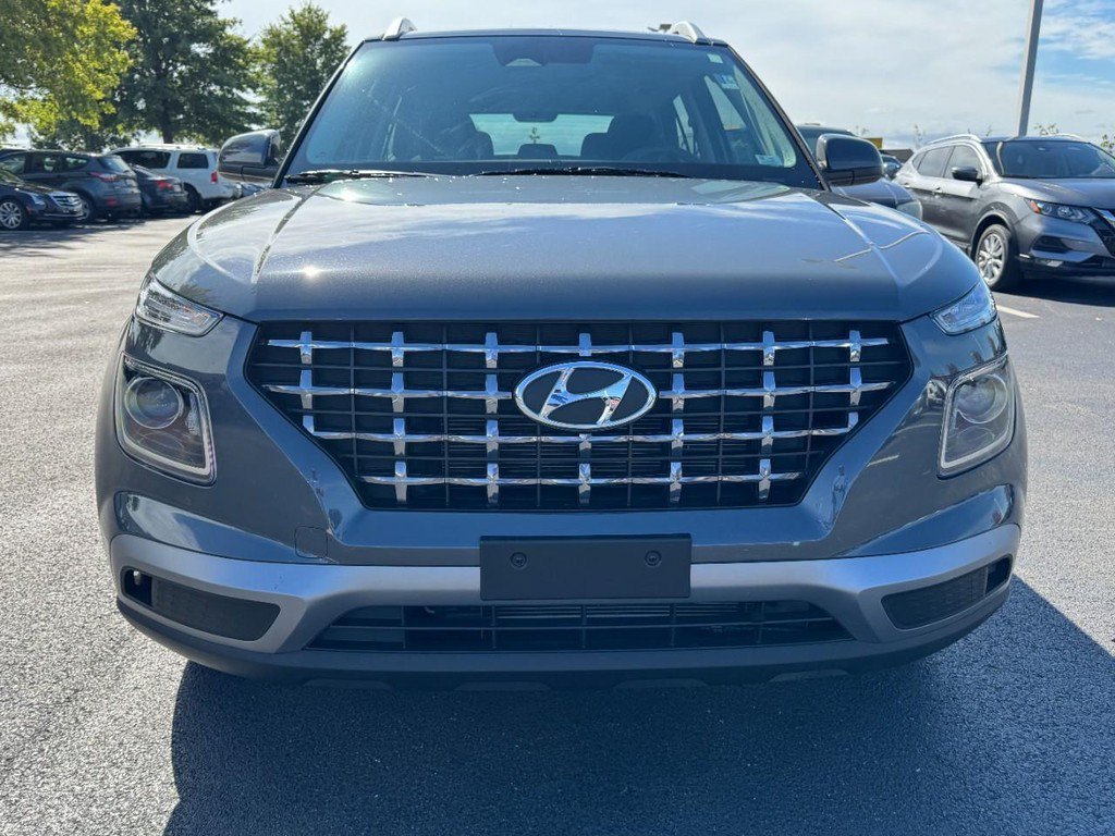 Certified 2025 Hyundai Venue SEL FWD image 9