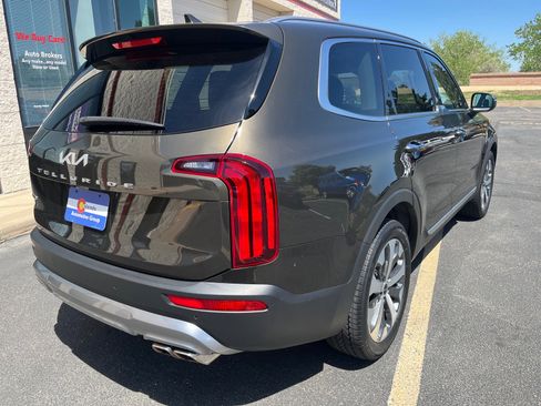 Used 2022 Kia Telluride S AWD/4WD image 9