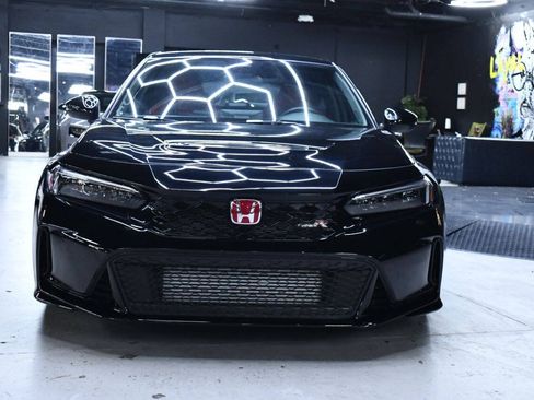 Used 2025 Honda Civic Type R image 3