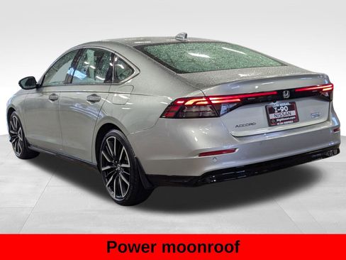 Used 2024 Honda Accord Touring image 9