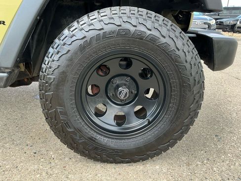 Used 2013 Jeep Wrangler Sport AWD/4WD image 17